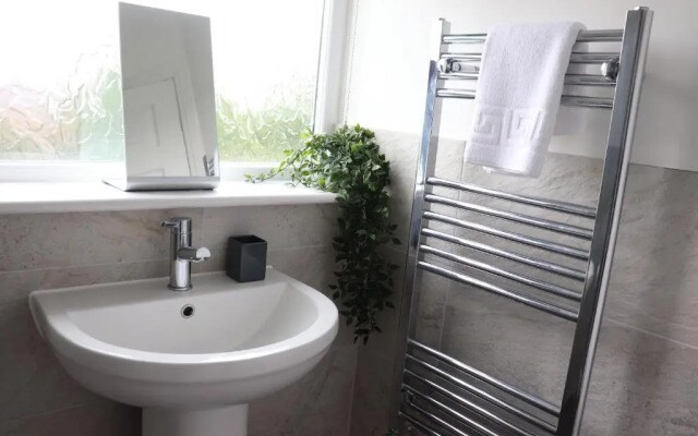 Rooms at The Dressers Arms