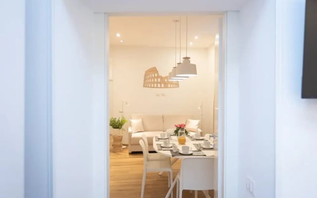 Colosseum Holidays - Three-bedroom Apartment