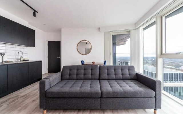 Sky-high North Acton Apartment