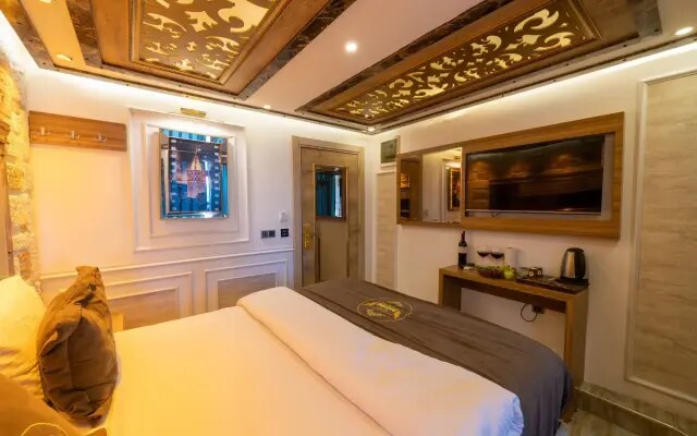 Holiday Business Suit Otel