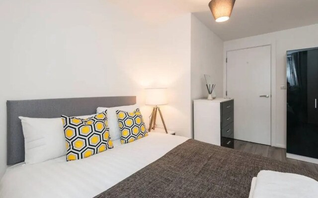Host Apartments Oldham Place