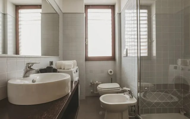 San Pietro Cozy And Quiet Three-room Apt
