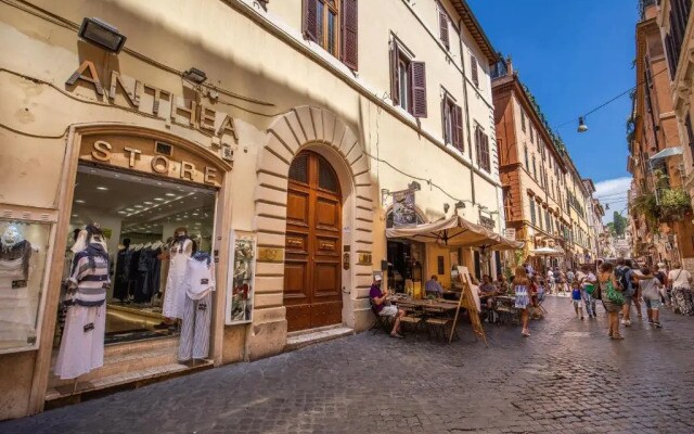 The Spanish steps apartment 67