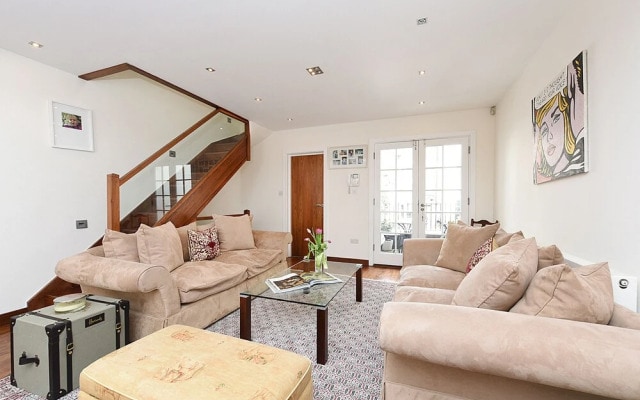 Stylish 2BR Home in Notting Hill