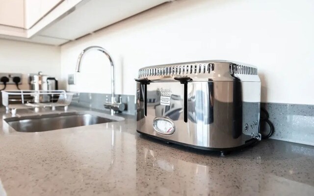 OnPoint -SUPER 1 Bedroom Apt Slough