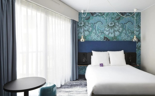 Relais de Lyon by Malone