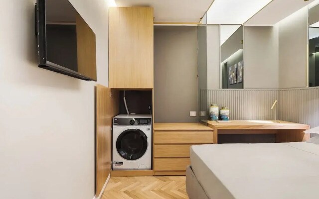 Spanish Steps Apartments