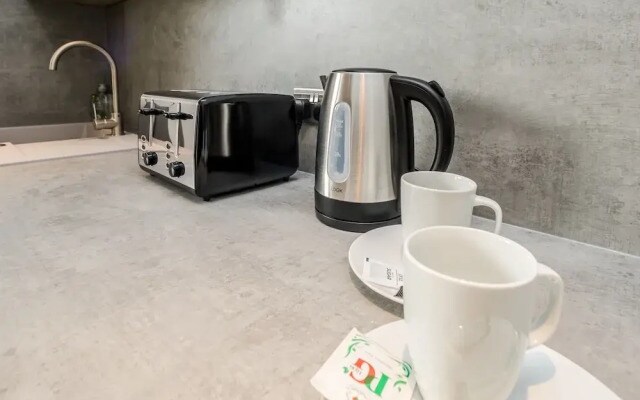 Exquisite Serviced Studio With Private Parking