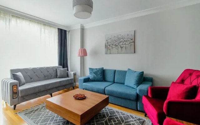 Bright and Centrally Located Flat in Sisli