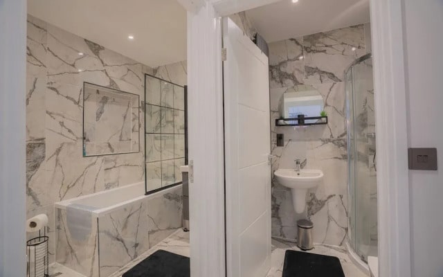 Stunning 3 Bedroom House-tottenham Stadium-parking