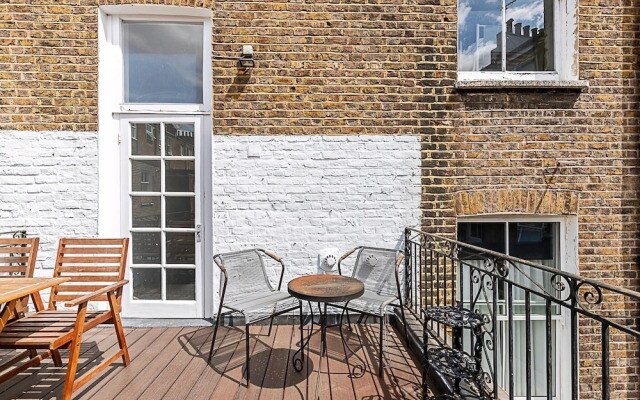 Stylish West Kensington Flat With Character