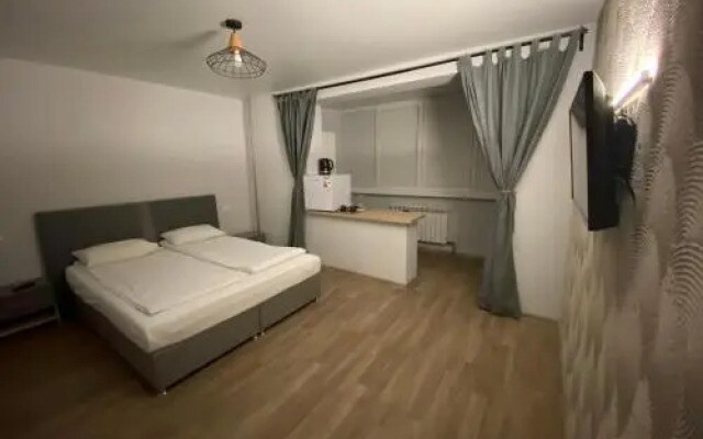 Cm's Hotel