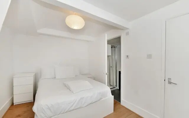 Bond Street Apartments