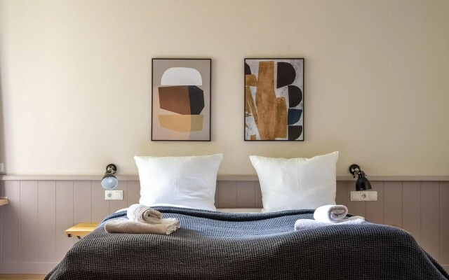 Schoenhouse Avenue by Limehome