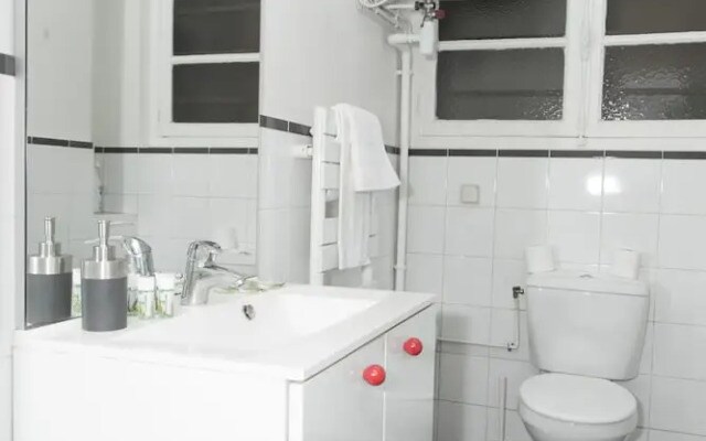 Saint-Germain des Prés Apartment 2