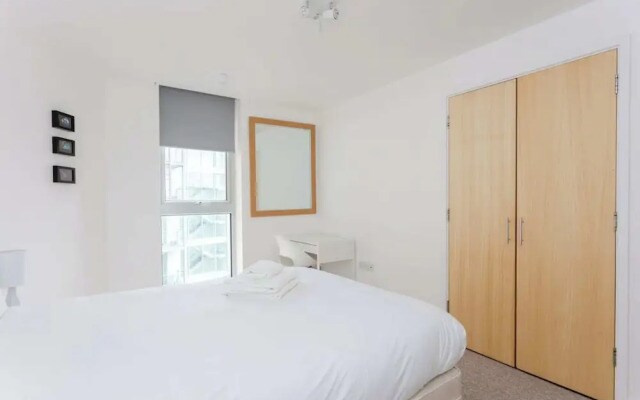 Bright & Airy 1 Bedroom Apartment in Trendy Peckham