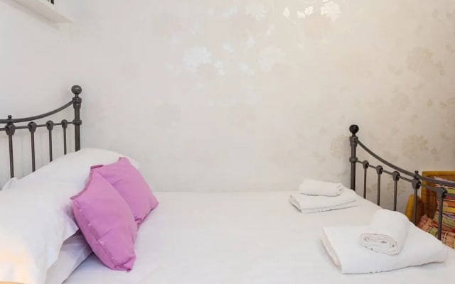 Stylish 2 Bed Flat 5 Minutes From Paddington
