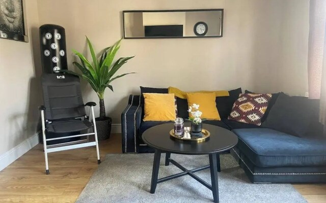 Cosy London Home With 2 Bedrooms