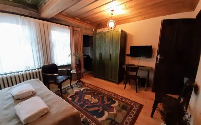 Maria Balat Hotel