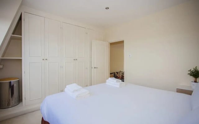 Stylish 2 Bedroom Flat In Prime Kensington