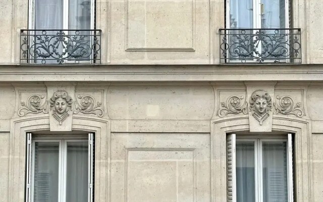 836 StDominique