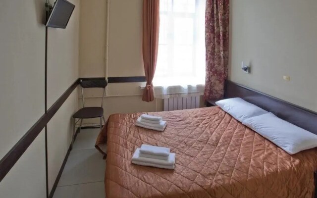 Bridge Inn Cozy Triple room