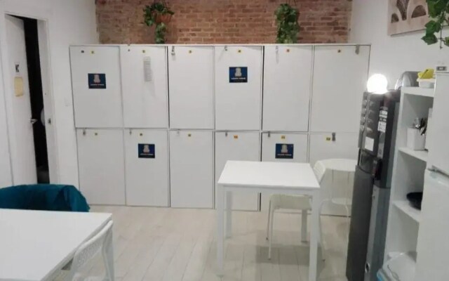 Grupo Rh - Hostel