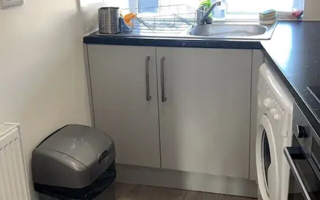 Sleek, Sleeps 6 Sunset Views, Family Friendly