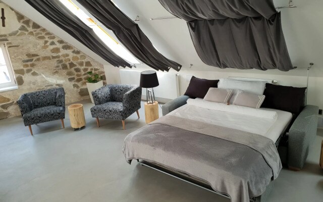 Coco Chanel Boutique Apartment by goodnite cz