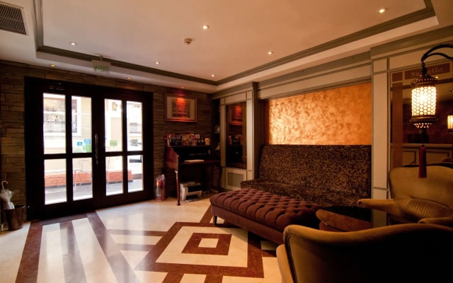 Seraglio Hotel & Suites