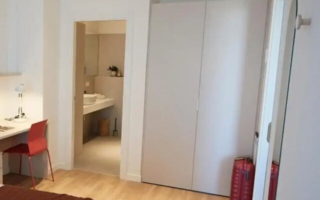 Aparto Diagonal Suites