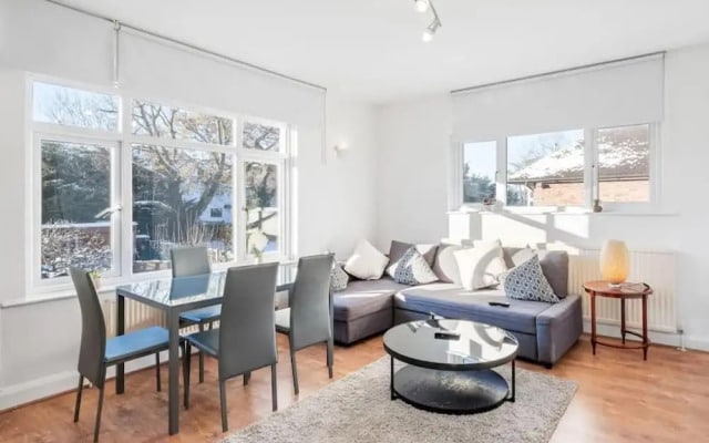 Duplex 3 Bedroom Flat Golders Green Central London