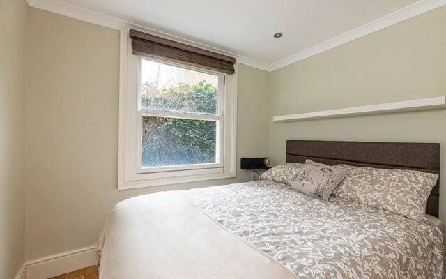 Homely 2-bed flat in Little Venice