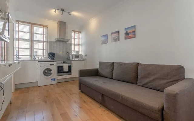 Modern 1 Bedroom Paddington Apartment