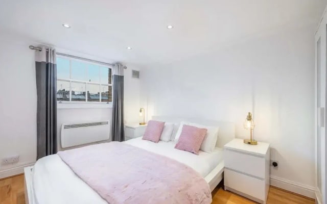 Above Beyond - Fitzrovia - by Frankie Says