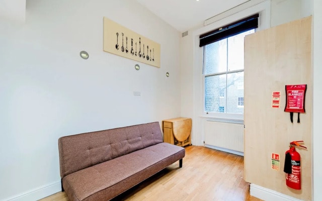 24 43 Stunning Studio in Notting Hill
