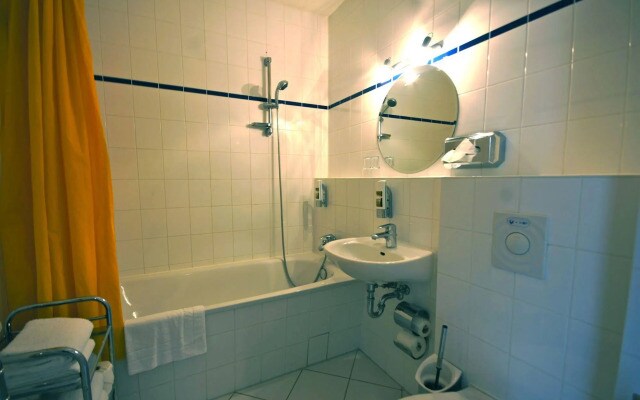 Midi Inn Parkhotel Mitte