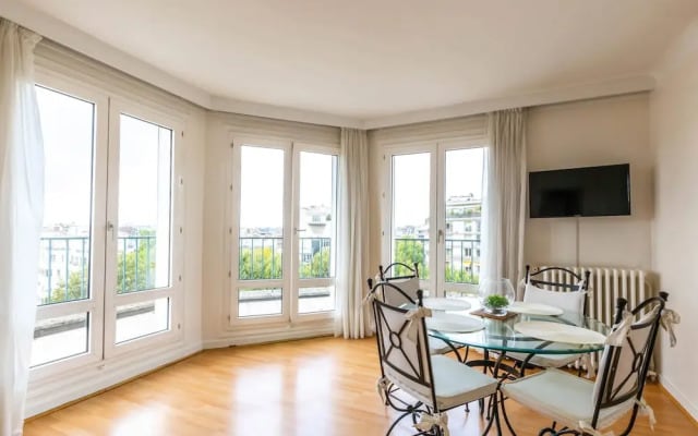 Amiral View Great 1 Bedroom Apartment in Paris