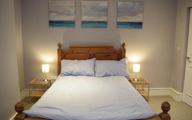 3 Bedroom Apartment Close to Shepherd's Bush