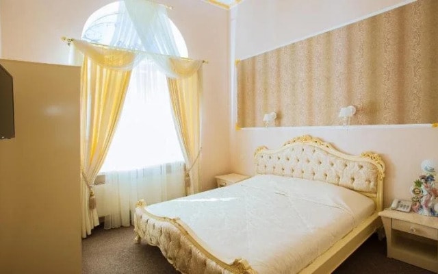 Lira Hotel