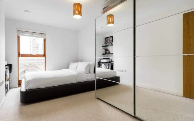 London Bridge 2bed2bath Apt, 4mins to Tube