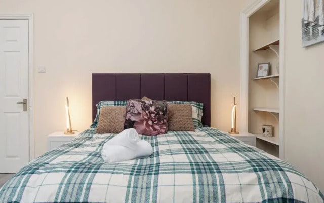 Spacious 4-bedroom Manchester Retreat With Garden