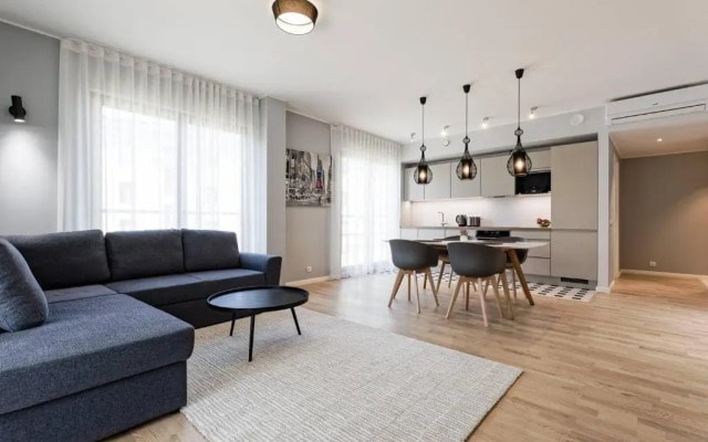 Central apartments, Quiet with Free Parking and AC.