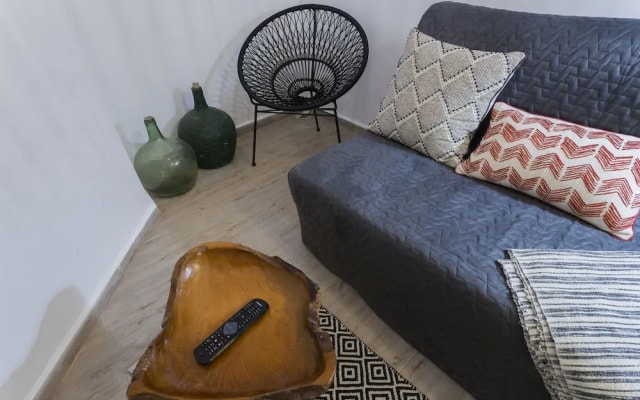 Dobo Rooms - Ronda de Segovia Apartments
