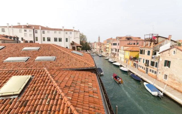 Residence on the Canal