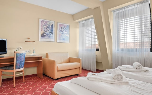 XZLLENZ light Hotel