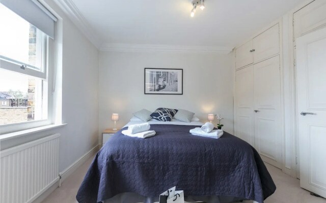 Urban Chic - Queens Gate