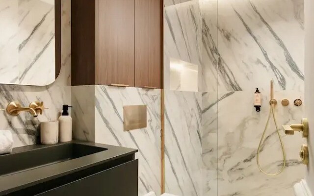 Leon Hotel-pigalle/suite-51
