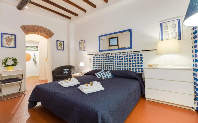 Piazza dei Satiri Apartments