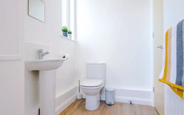 3 Bed House Manchester by MCR Dens